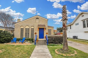 House (3 Bedrooms) | Property amenity