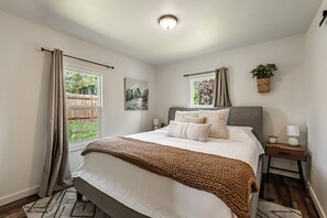 1 bedroom, travel cot, free WiFi, bed sheets