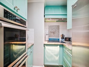 House, Multiple Beds, Ocean View | Private kitchen | Fridge, microwave, oven, stovetop