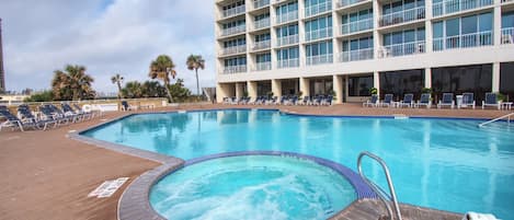 Condo (2 Bedrooms) | Property amenity