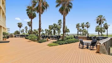 Condo (2 Bedrooms) | Property amenity