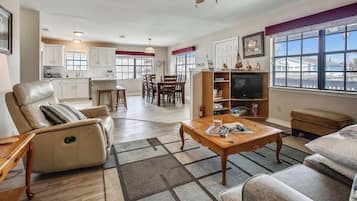 House (3 Bedrooms) | Property amenity