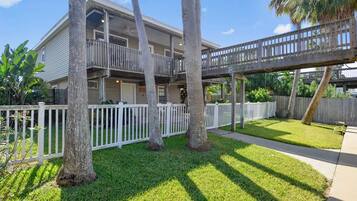 House (3 Bedrooms) | Property amenity