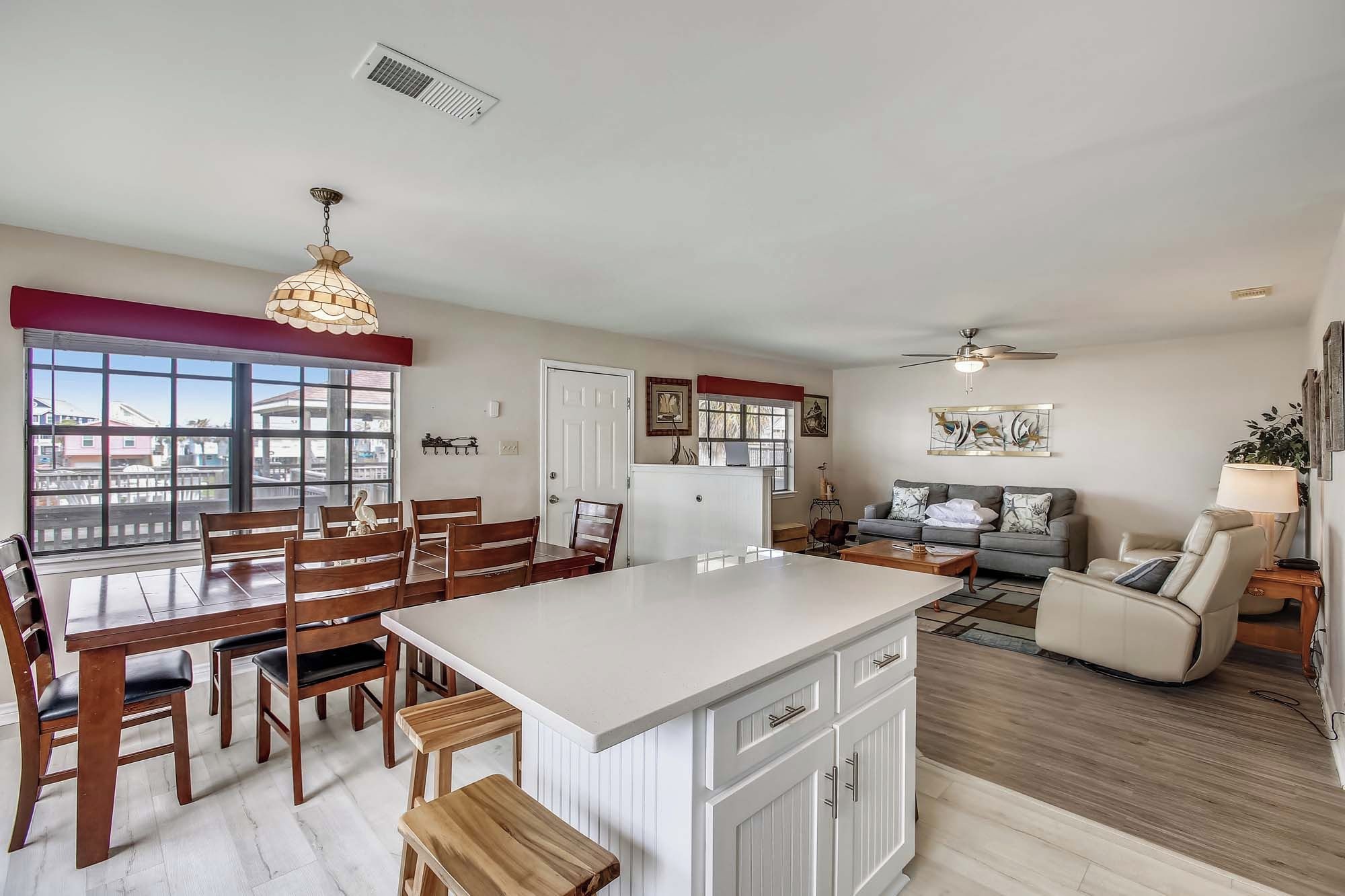 House (3 Bedrooms) | Property amenity