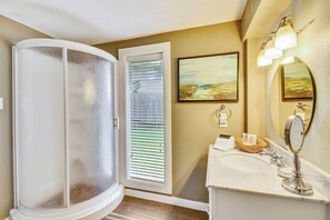 House (4 Bedrooms) | Property amenity