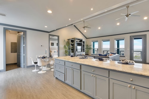 Honu Beachfront by Ryson Vacation Rentals