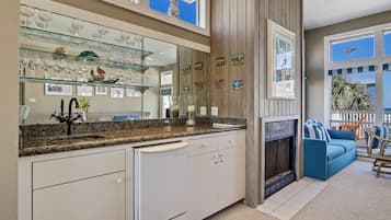 House (3 Bedrooms) | Property amenity