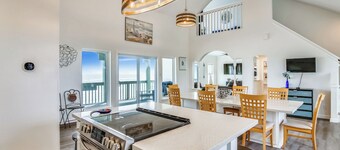 Kahala Beachfront by Ryson Vacation Rentals