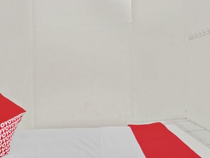 Room - OYO 90523 Homestay Jenggolo (Sidoarjo)