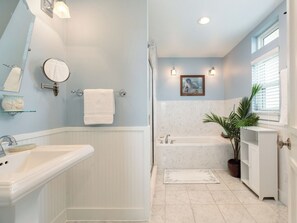 Casa (3 Bedrooms) | Servicio de la propiedad