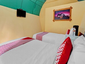 Room - OYO 90474 Caravan Camp (Batu)