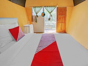 Room - OYO 90474 Caravan Camp (Batu)