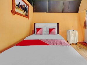 Room - OYO 90474 Caravan Camp (Batu)