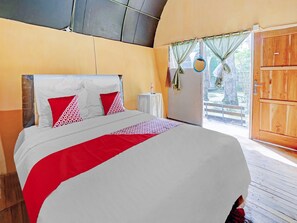 Room - OYO 90474 Caravan Camp (Batu)