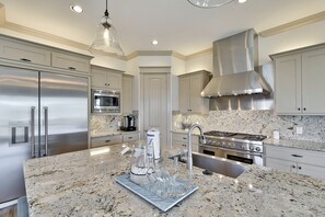 House (4 Bedrooms) | Property amenity - Neptune's Sanctuary by Ryson Vacation Rentals (Galveston)