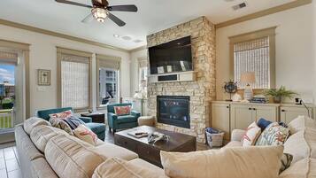 House (4 Bedrooms) | Property amenity