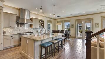 House (4 Bedrooms) | Property amenity