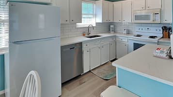 House (2 Bedrooms) | Property amenity