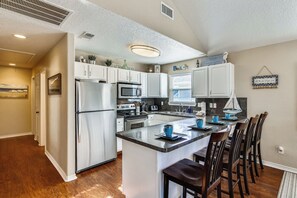 House (3 Bedrooms) | Property amenity