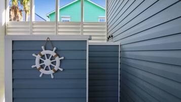 House (3 Bedrooms) | Property amenity