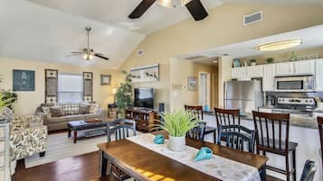 House (3 Bedrooms) | Property amenity