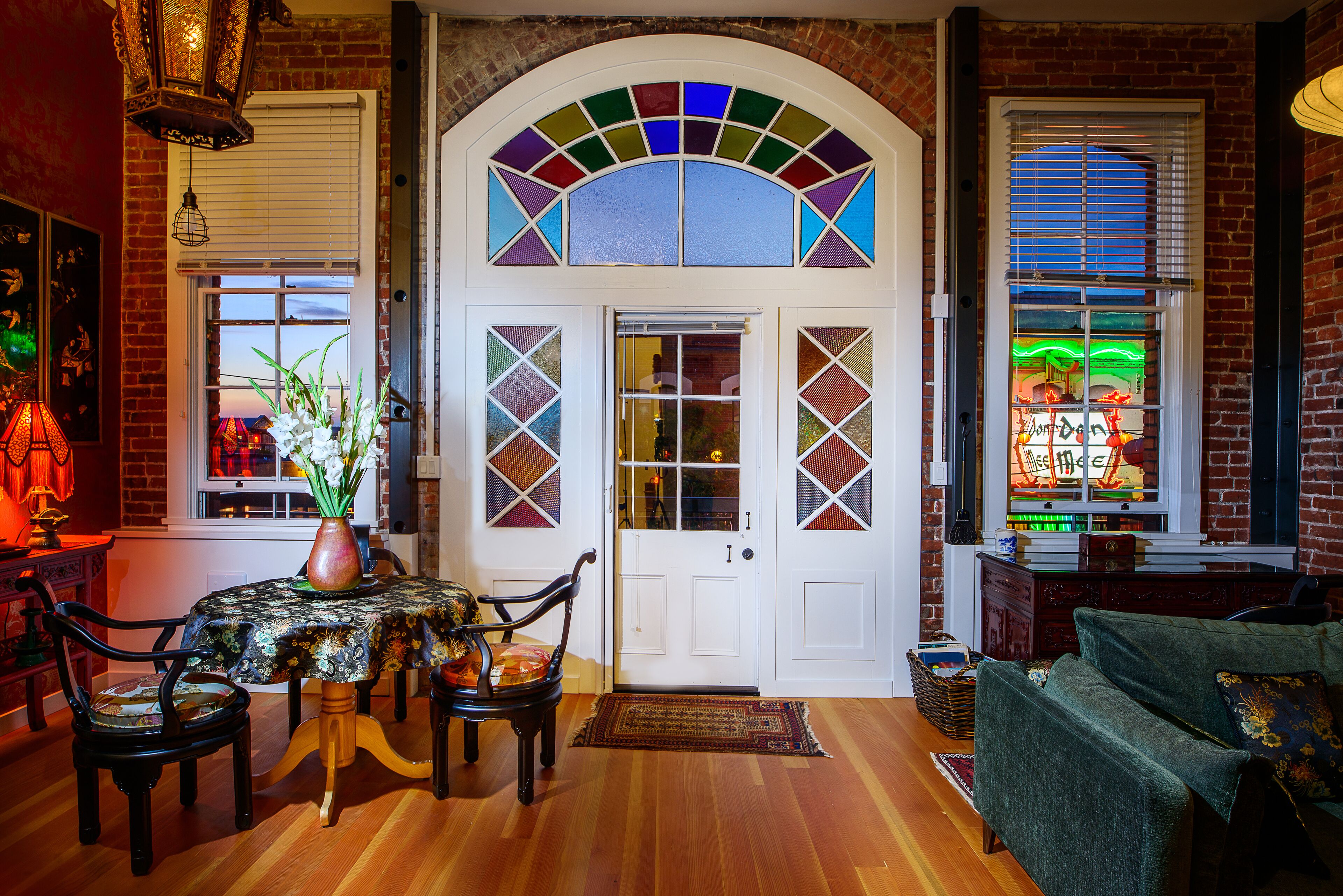 Rare Chinatown Character Loft in Heritage Building w/ free parking