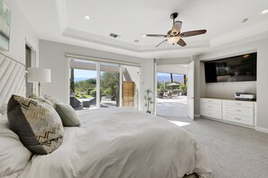 4 bedrooms, desk, iron/ironing board, free WiFi - PGA West Greg Norman 4bd private golf course home/casita salt water pool/hot tub (La Quinta)