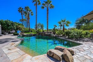Outdoor pool, a heated pool - PGA West Greg Norman 4bd private golf course home/casita salt water pool/hot tub (La Quinta)