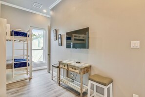 House (4 Bedrooms) | Property amenity