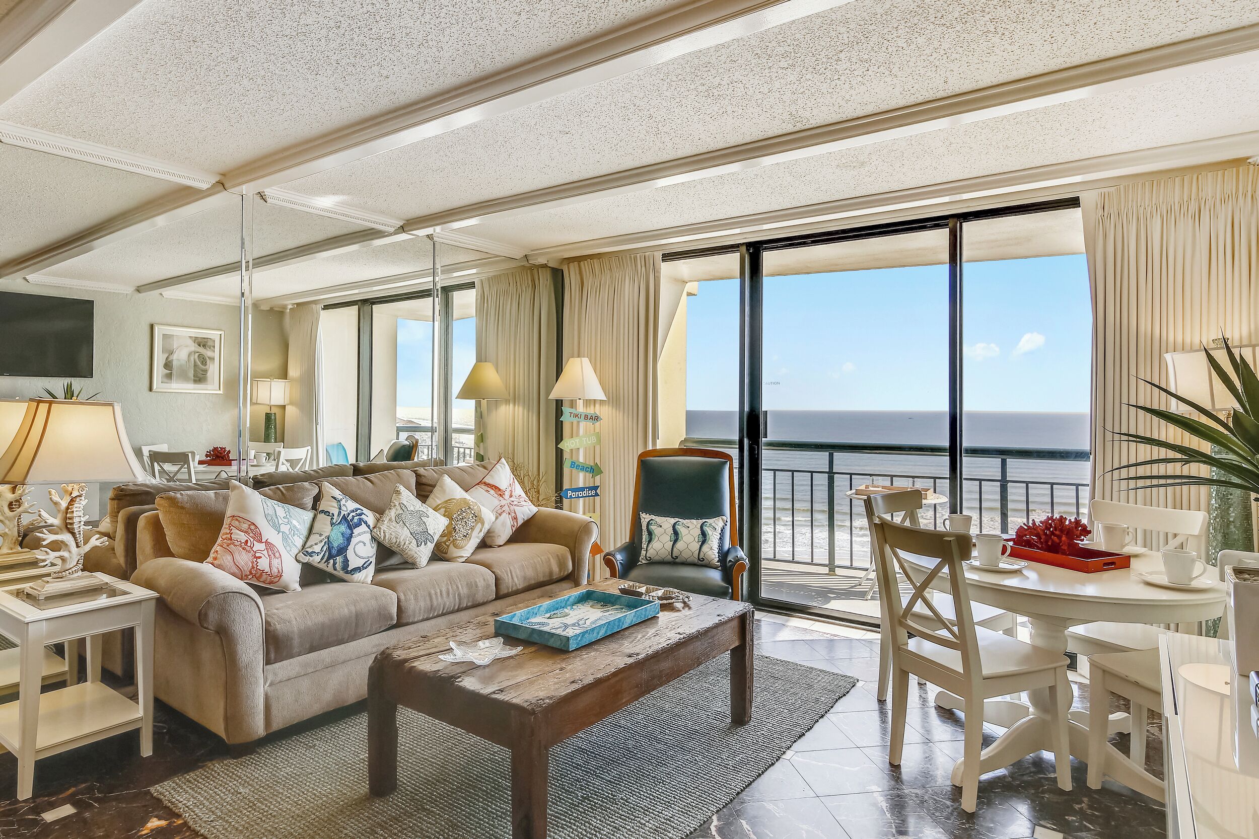 Kondominium (1 Bedroom) | Bagian depan properti