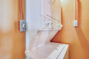 Condo (1 Bedroom) | Property amenity - Luis' Lookout by Ryson Vacation Rentals (Galveston)