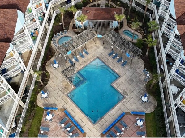 Condo (2 Bedrooms) | Property amenity