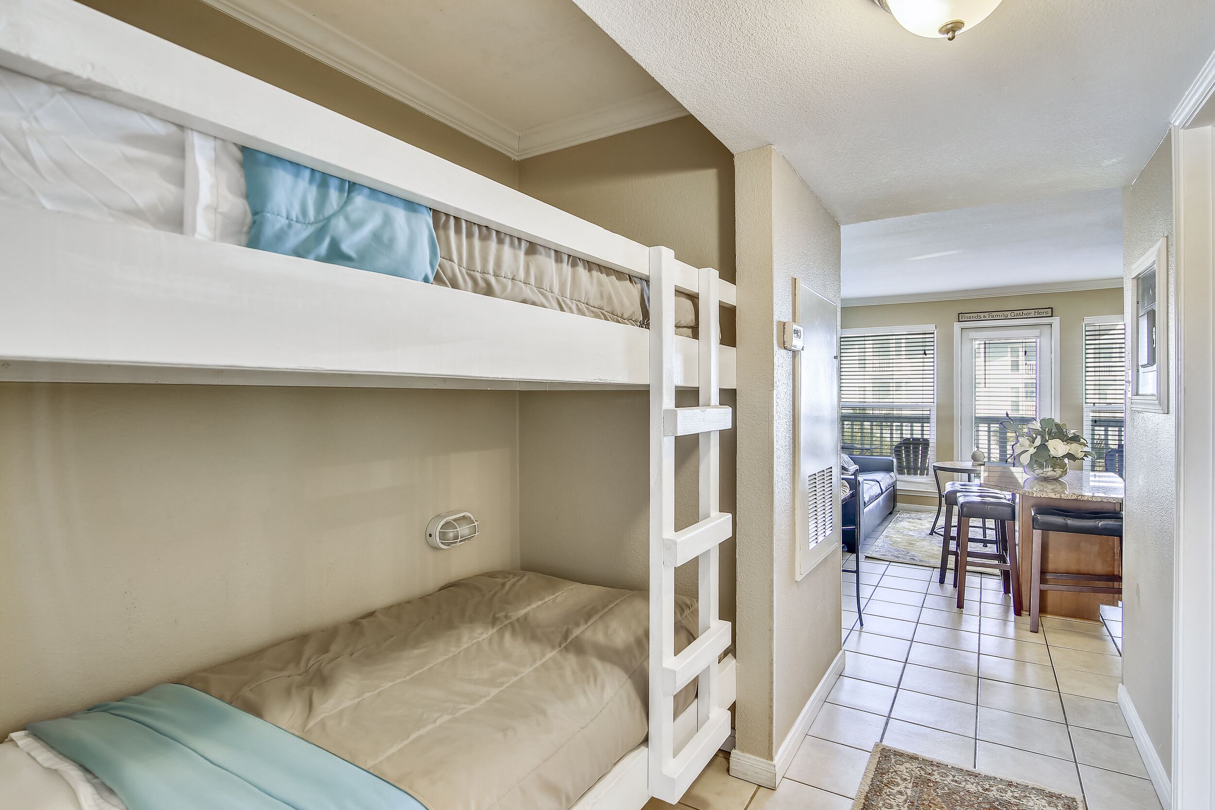 Seascape 1220 - Seaside Fun