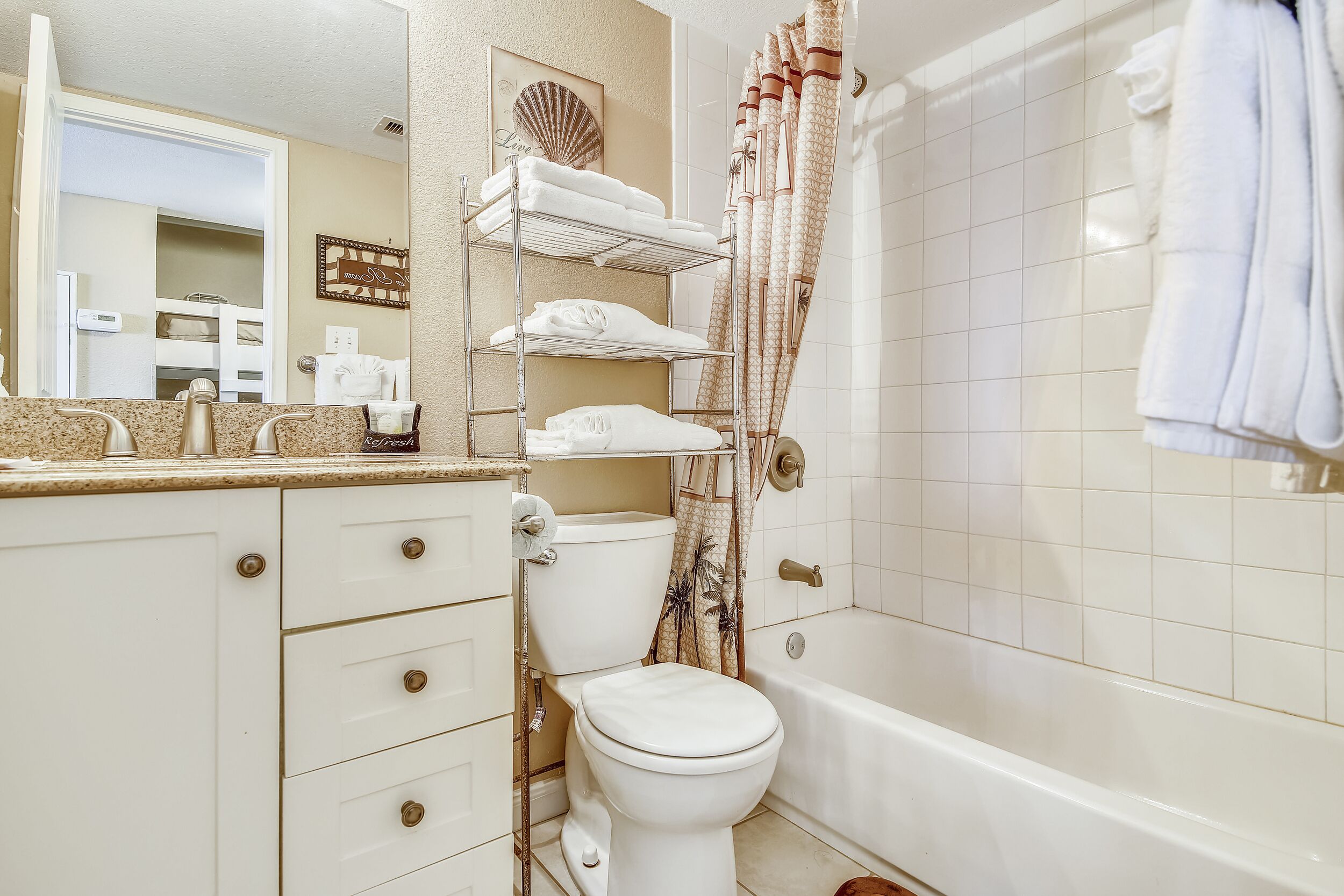 Seascape 1220 - Seaside Fun