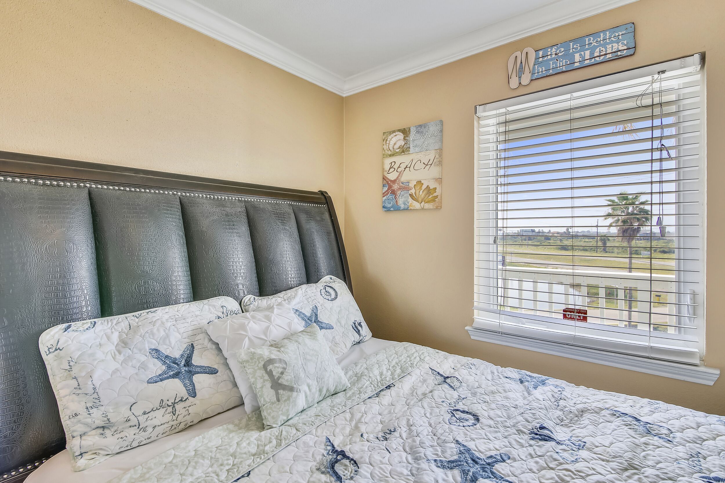 Seascape 1220 - Seaside Fun