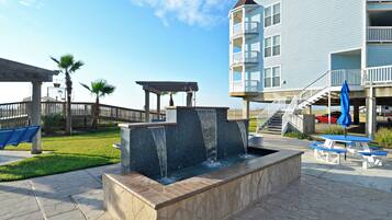 Condo (2 Bedrooms) | Property amenity