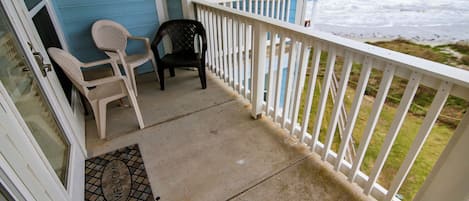 Condo (2 Bedrooms) | Property grounds