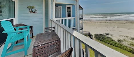 Condo (2 Bedrooms) | Property amenity