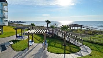 Condo (2 Bedrooms) | Property amenity
