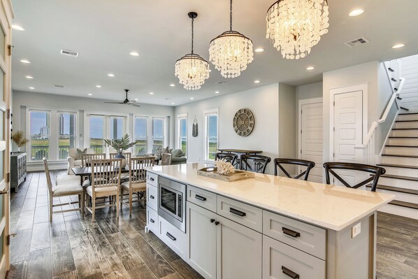 Casa (4 Bedrooms) | Servicio de la propiedad