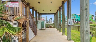 Sunny Beach Sandcastle Cottage by Ryson Vacation Rentals