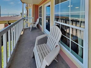 Condo (3 Bedrooms) | Property amenity