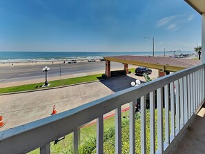 Condo (3 Bedrooms) | Property amenity