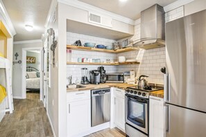 Condo, Multiple Beds, Ocean View | Private kitchen
