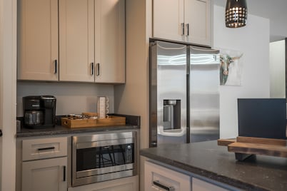 STRATHAM STATION: 4Bd/2.5Ba in Downtown Greenville, SC