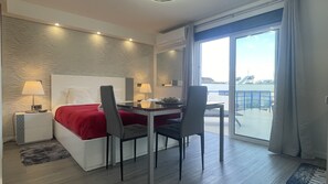 1 chambre, coffres-forts dans les chambres, fer et planche à repasser