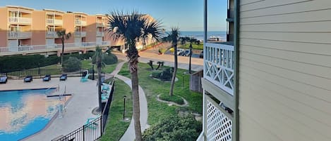 Condo (1 Bedroom) | Property amenity
