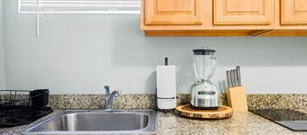 Convenient & Cozy NYC Apartment 2 Bedrooms + Free Parking + Near LGA