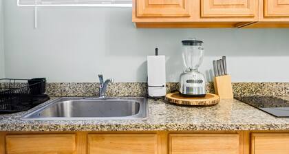 Convenient & Cozy NYC Apartment 2 Bedrooms + Free Parking + Near LGA