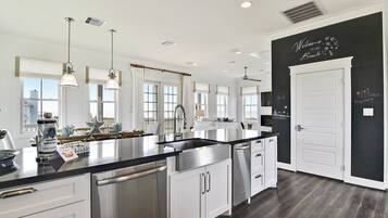 House (3 Bedrooms) | Property amenity